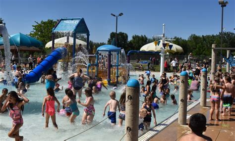 Aquatic Park opens for season .